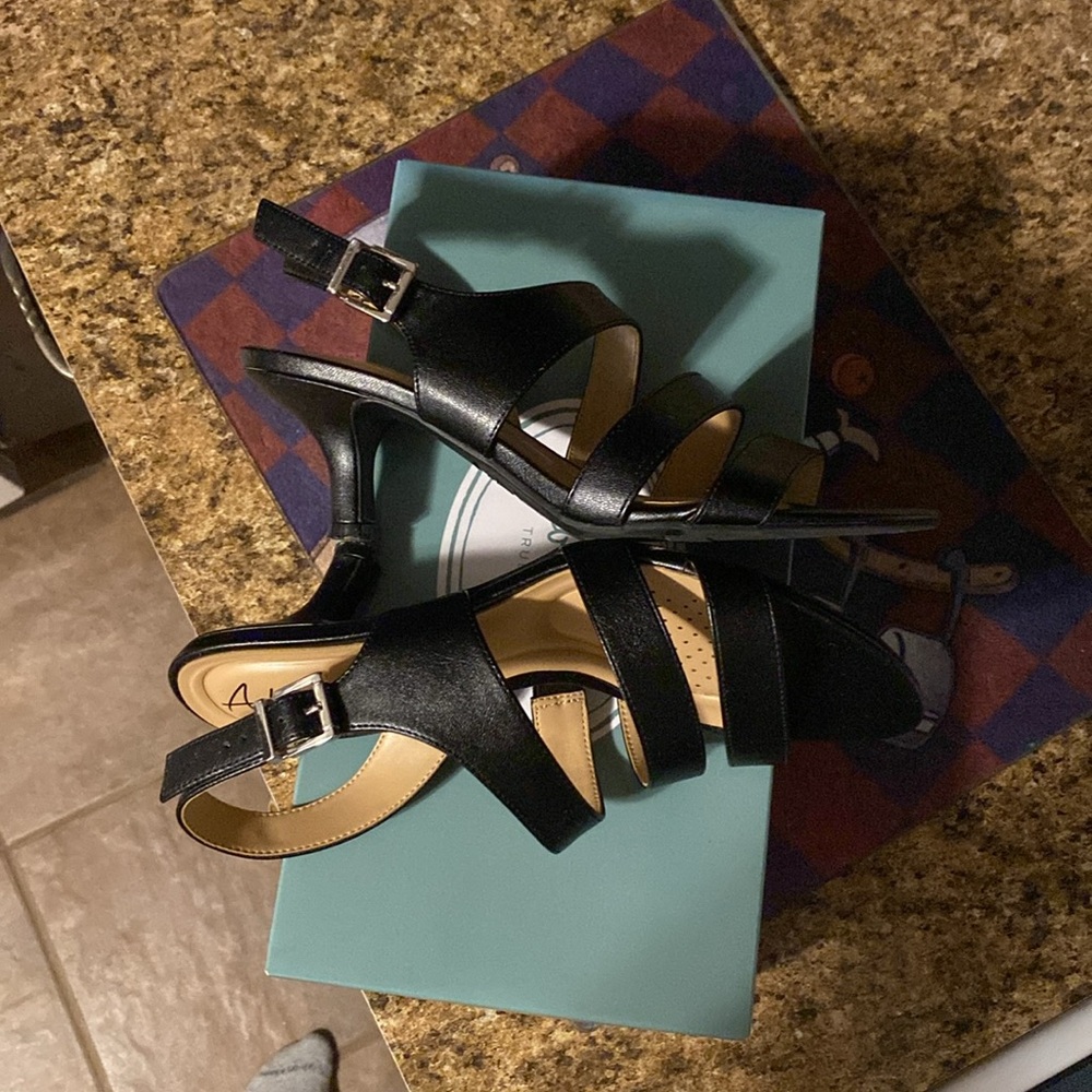 Abella Heeled Sandals - Picture 4 of 8